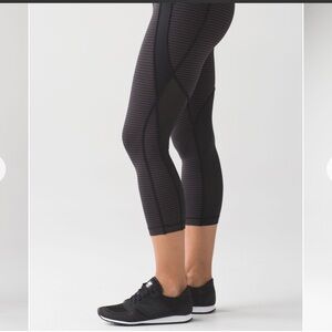 Lululemon Conduit Crop
Black